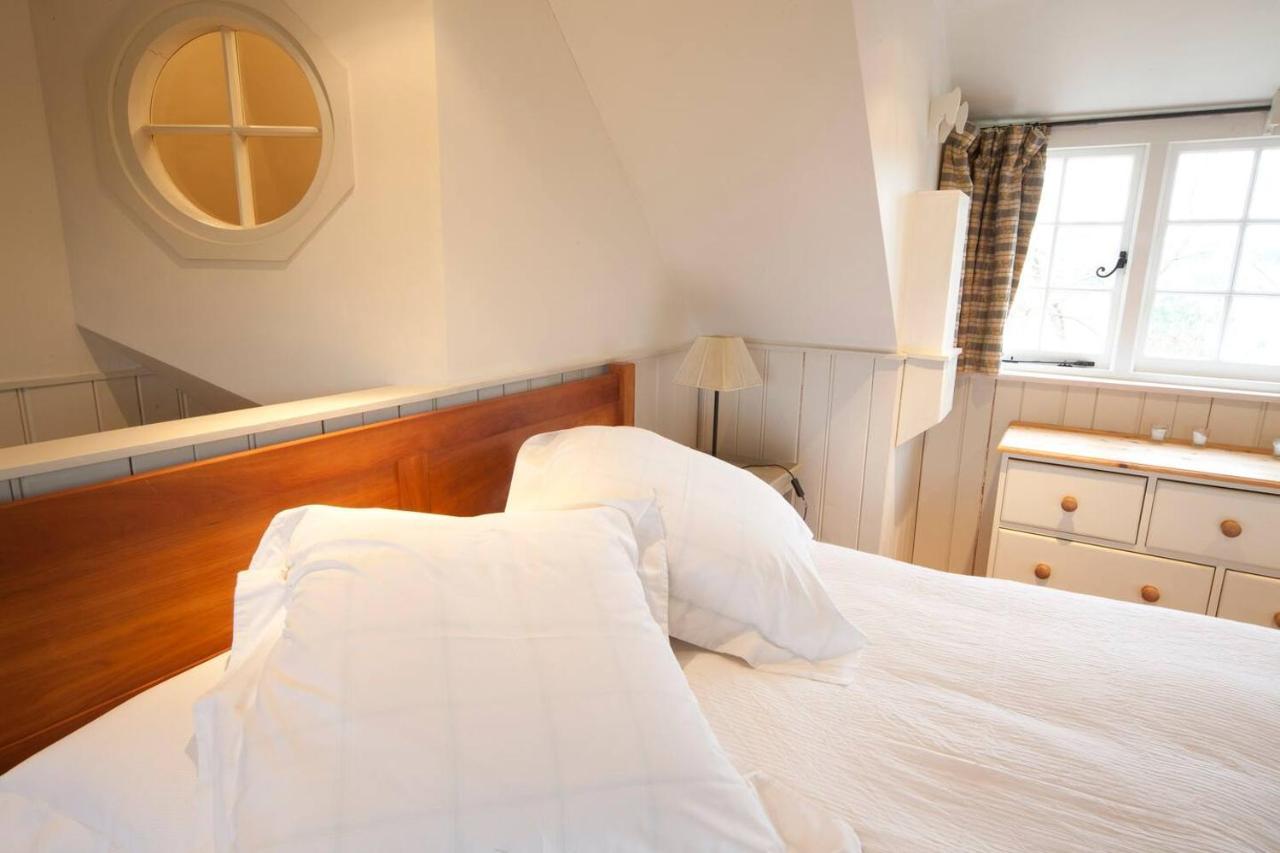 The Lodge: Adorable, Romantic Thatched Cottage فريشووتر المظهر الخارجي الصورة